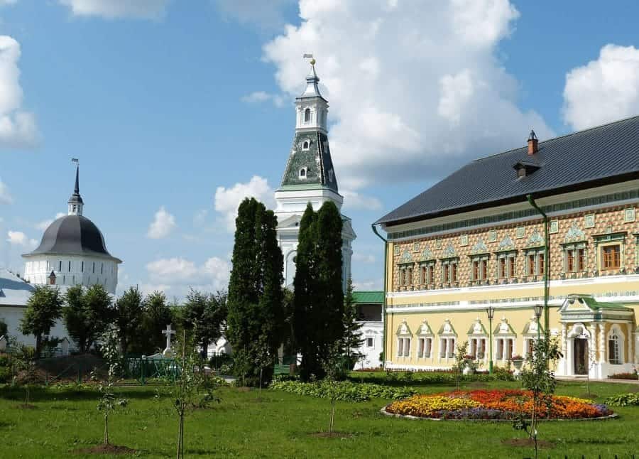 Ławra Troicko-Siergijewska wybudowana w XVIII wieku to największa atrakcja miasta Siergijew Posad fot. pixabay