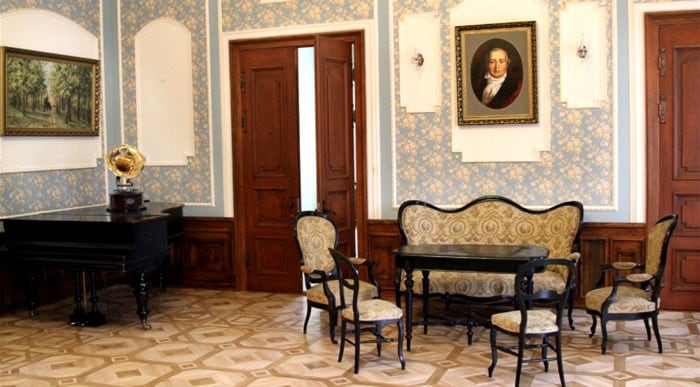 Wnętrze pałacu Niemcewiczów fot. vedaj.by