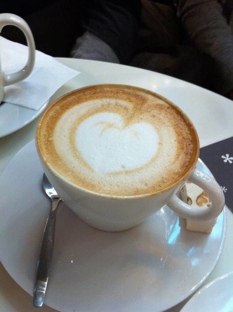 paris-coffee-shop-kofeynya-parizh-blog-transsyberyjska