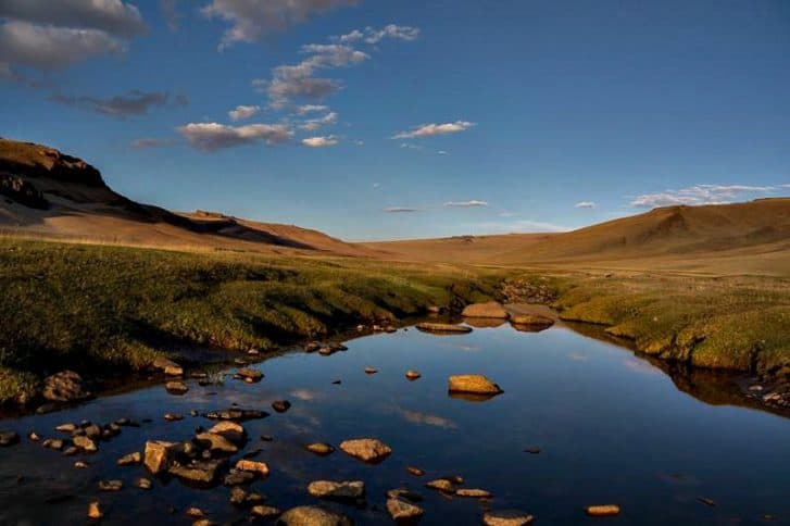 Ajmak dzawchański to kraina jezior wśród pustynnych stepów.